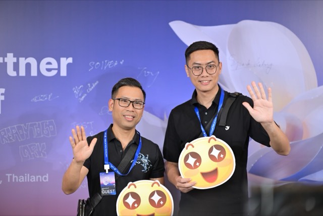 Đại diện Vinaweb tại Lark Partner Kick-off